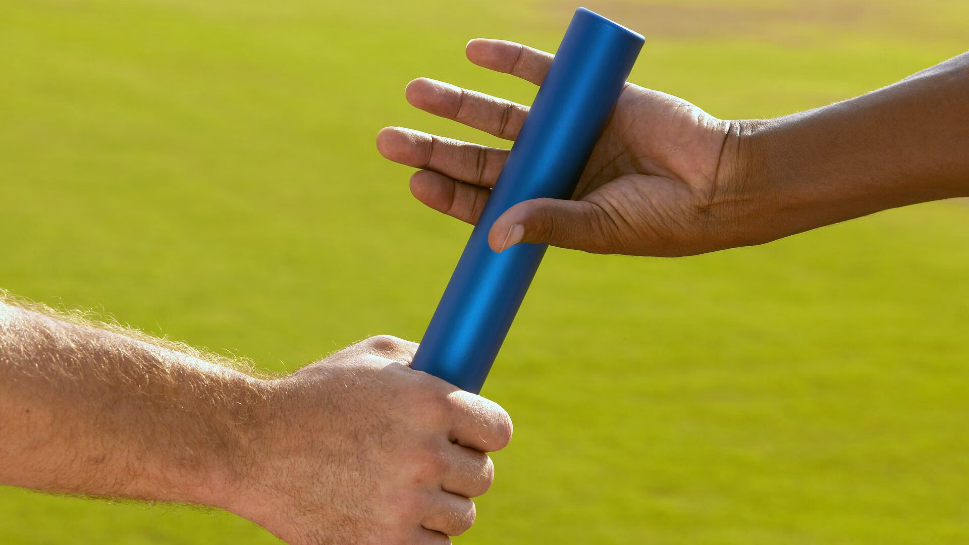 爱游戏赛事中心-在季后赛关键战中，库里连续三场“疯狂三分”，帮助勇士一路高歌！