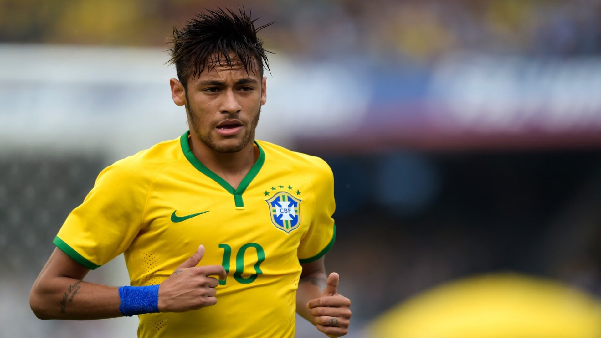 爱游戏赛事中心-高潮迭起：比赛中最令人振奋的瞬间